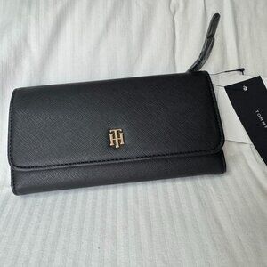 Tommy Hilfiger Ladies Tri Fold Wallet Black/Gray New